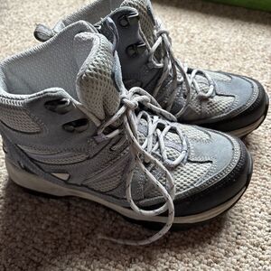 LL Bean Women’s Hiking Boot 7 WIDE Light Blue